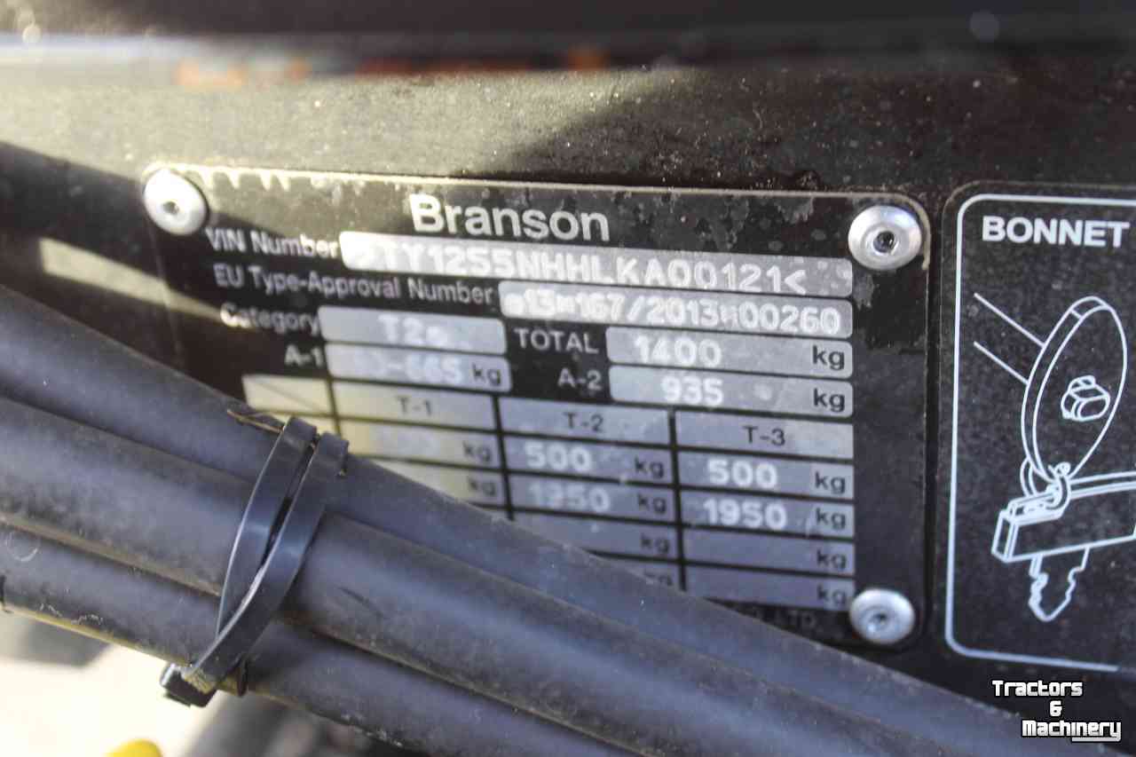 Horticultural Tractors Branson 2505H hydrostaat compacttrekker tuinbouwtractor gazonbanden