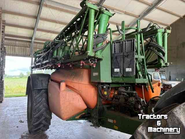 Fieldsprayer Amazone UX 4200 spuit