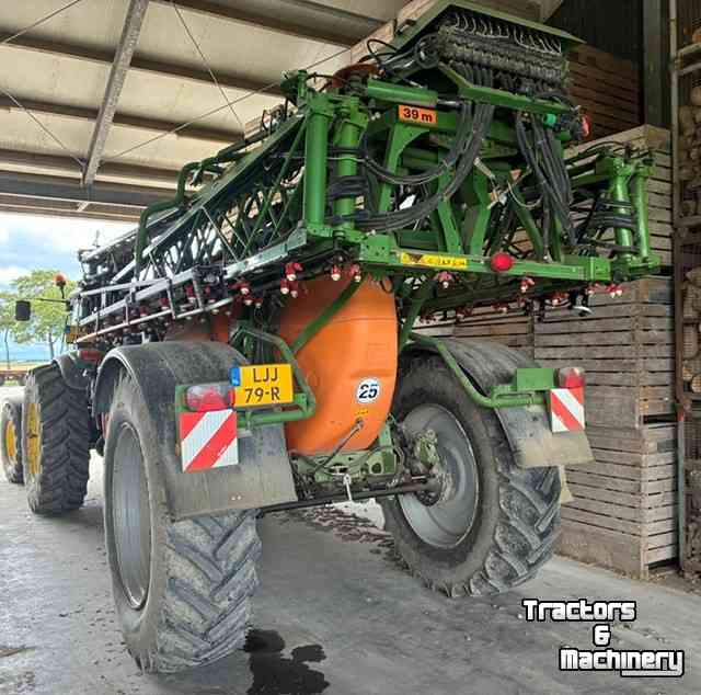 Fieldsprayer Amazone UX 4200 spuit