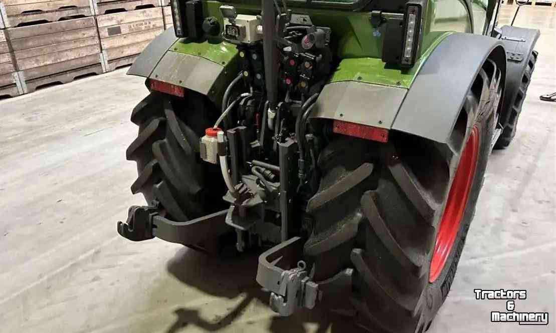 Small-track Tractors Fendt 211V Vario Profi Plus