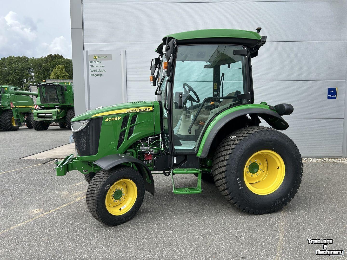 Small-track Tractor John Deere 4066R