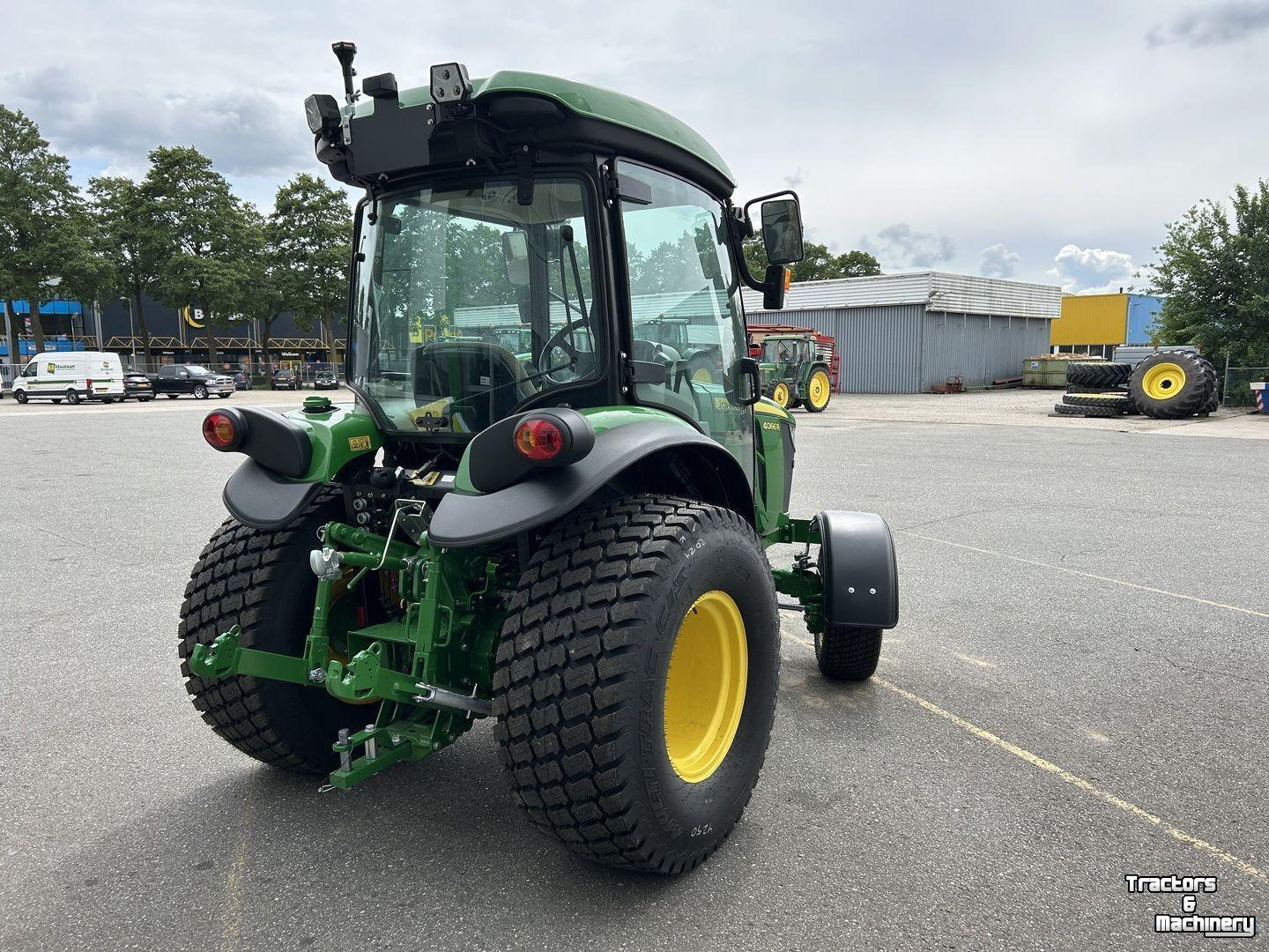 Small-track Tractor John Deere 4066R