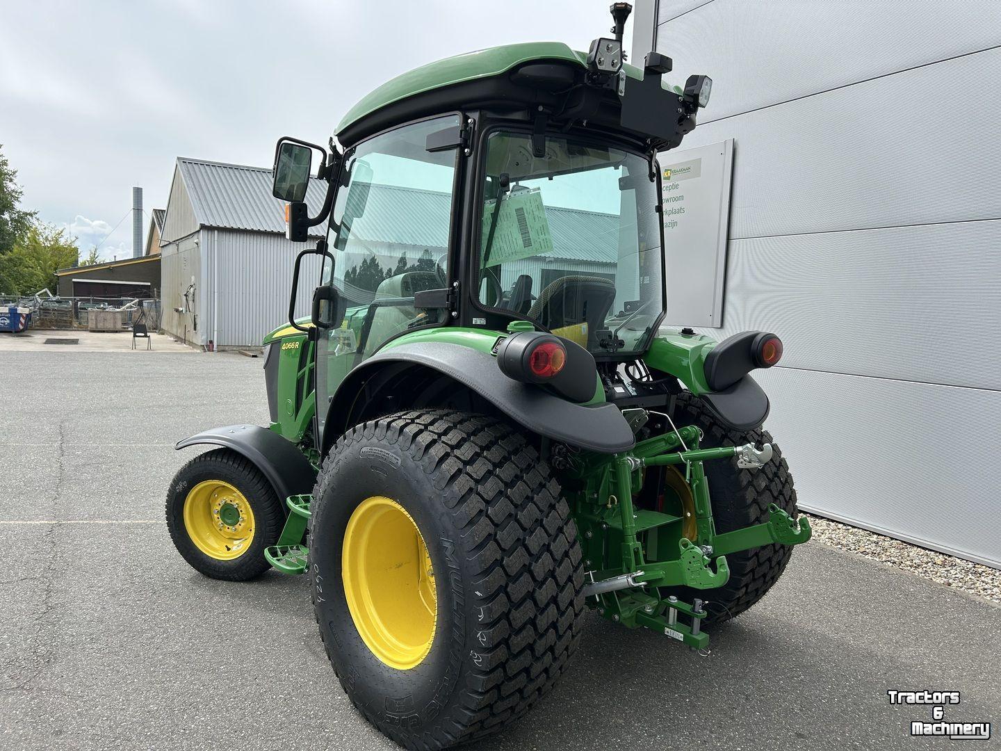 Small-track Tractor John Deere 4066R