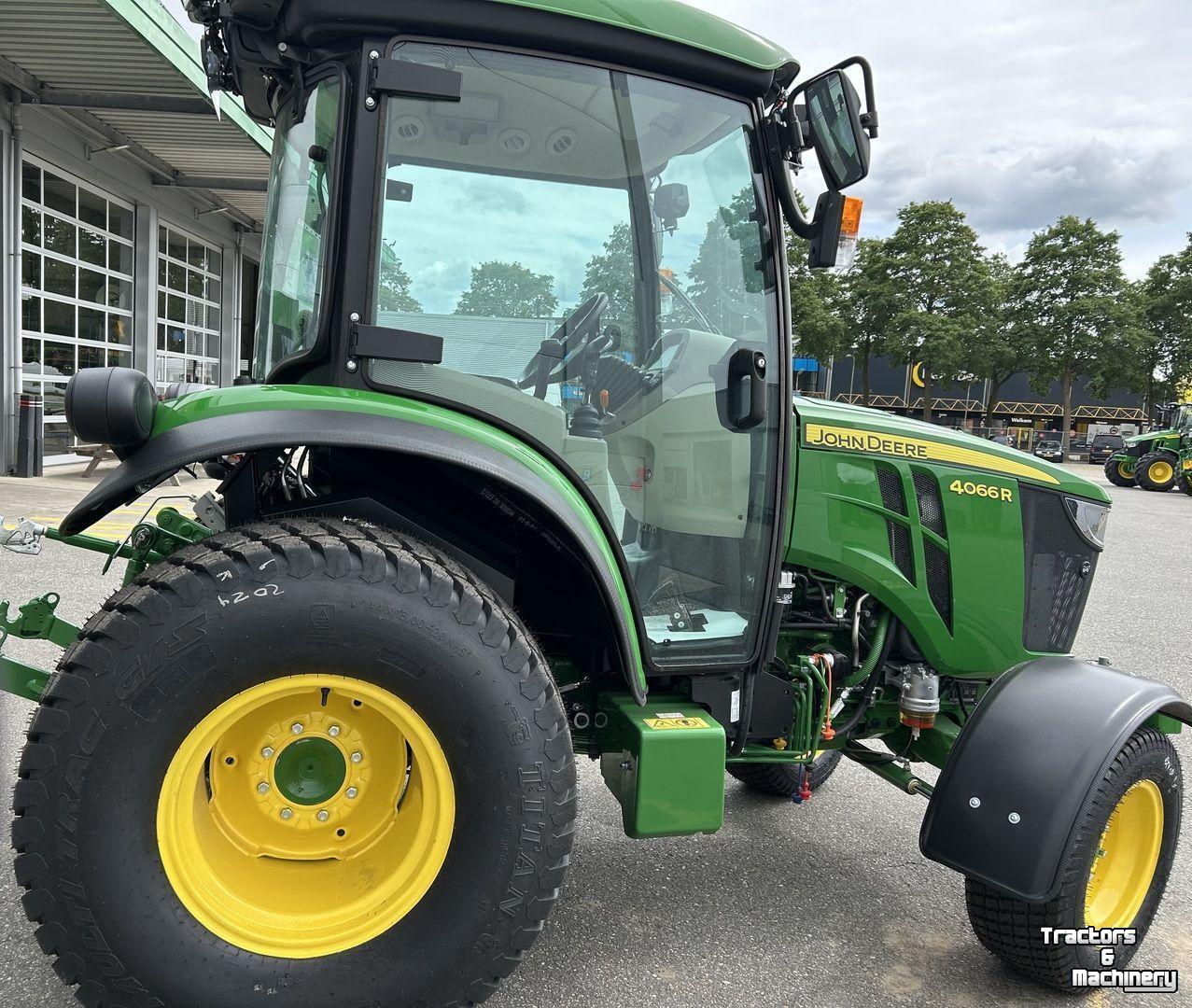 Small-track Tractor John Deere 4066R
