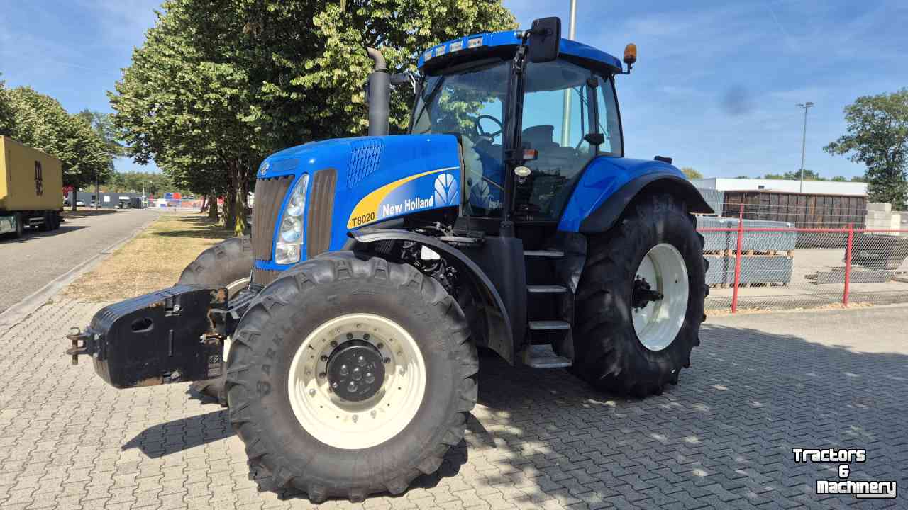 Tractor New Holland T8020 FP 40 Kmh. Lucht, geveerde vooras