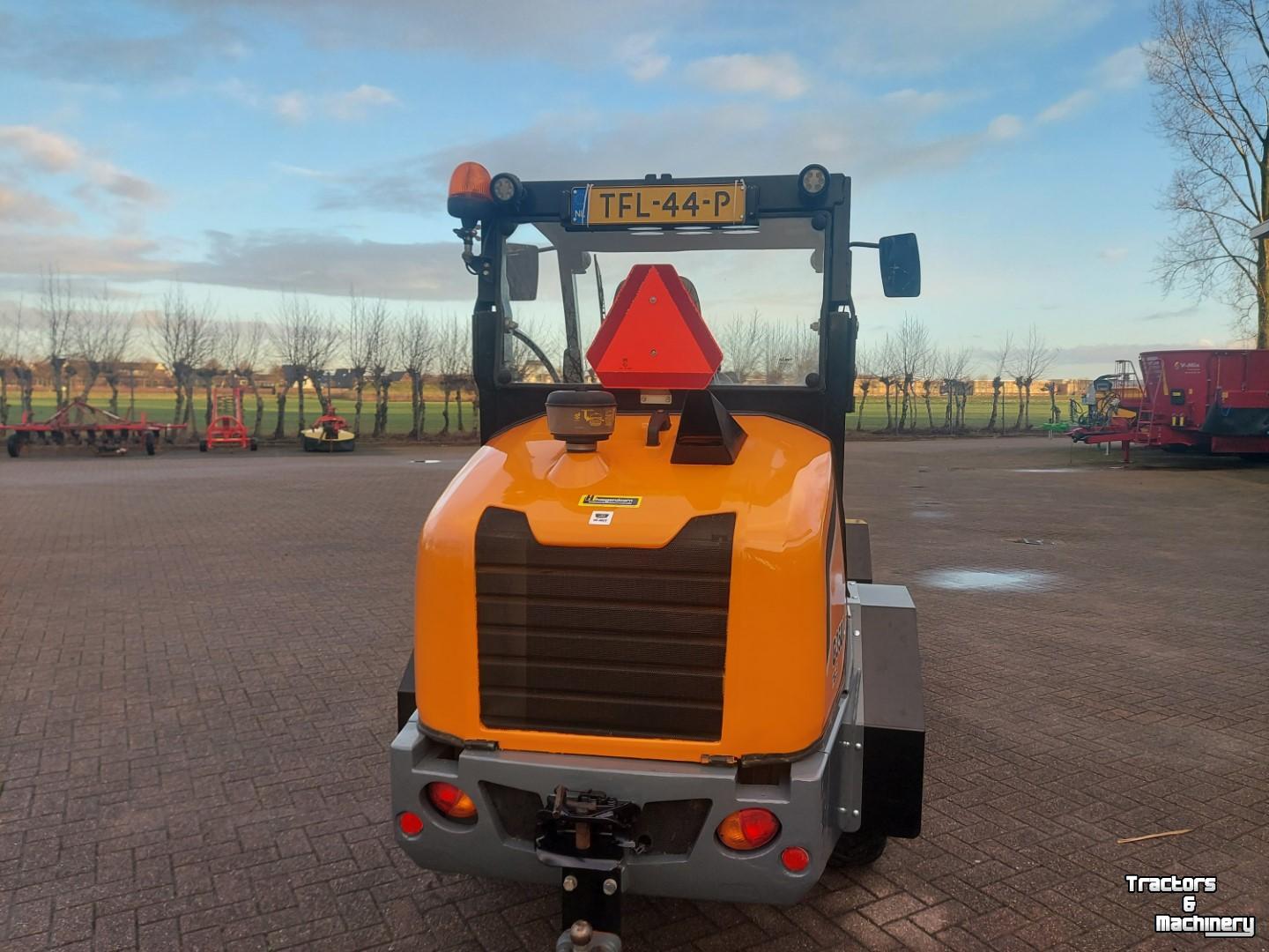 Wheelloader Giant  SHOVEL G3500 TELE