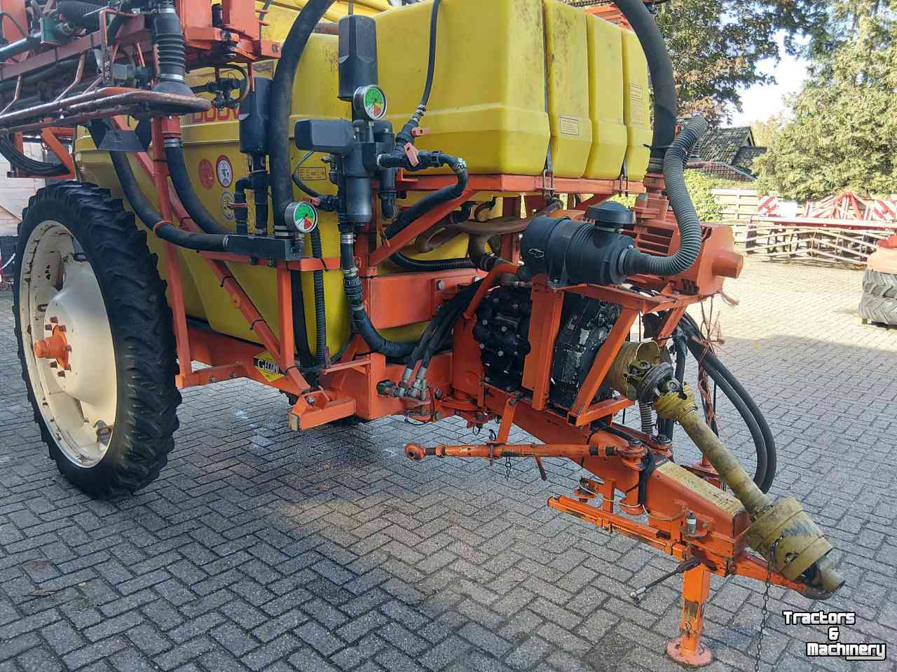 Fieldsprayer Douven Getrokken Veldspuit 27 meter met AirJet
