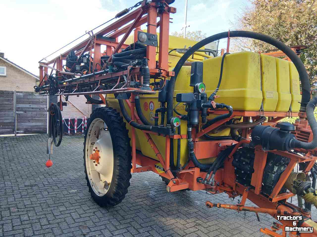 Fieldsprayer Douven Getrokken Veldspuit 27 meter met AirJet