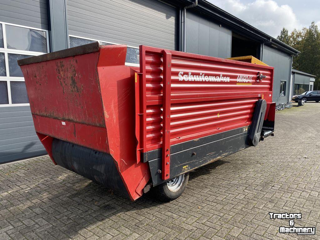Silage-block distribution wagon Schuitemaker Amigo 40 kuilvoerblokkendoseerwagen