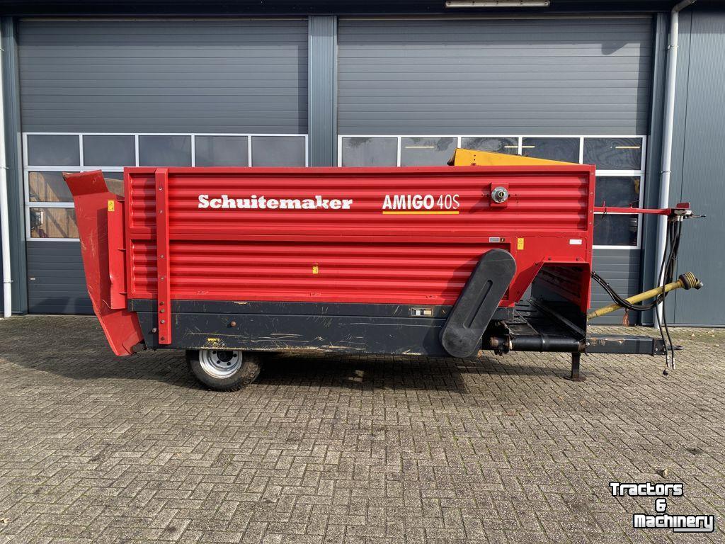 Silage-block distribution wagon Schuitemaker Amigo 40 kuilvoerblokkendoseerwagen
