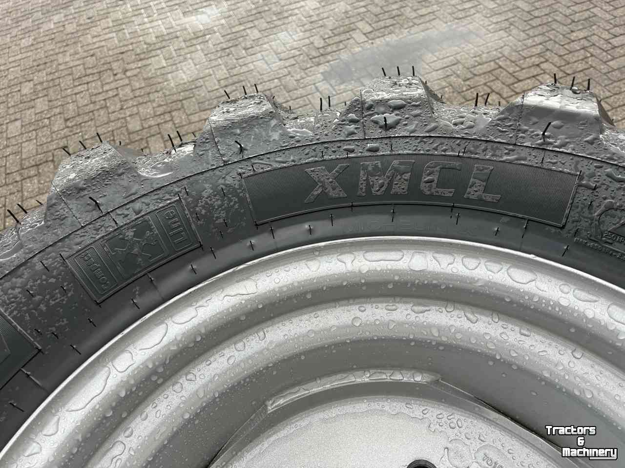 Wheels, Tyres, Rims & Dual spacers  Michelin 400/70R20 XMCL