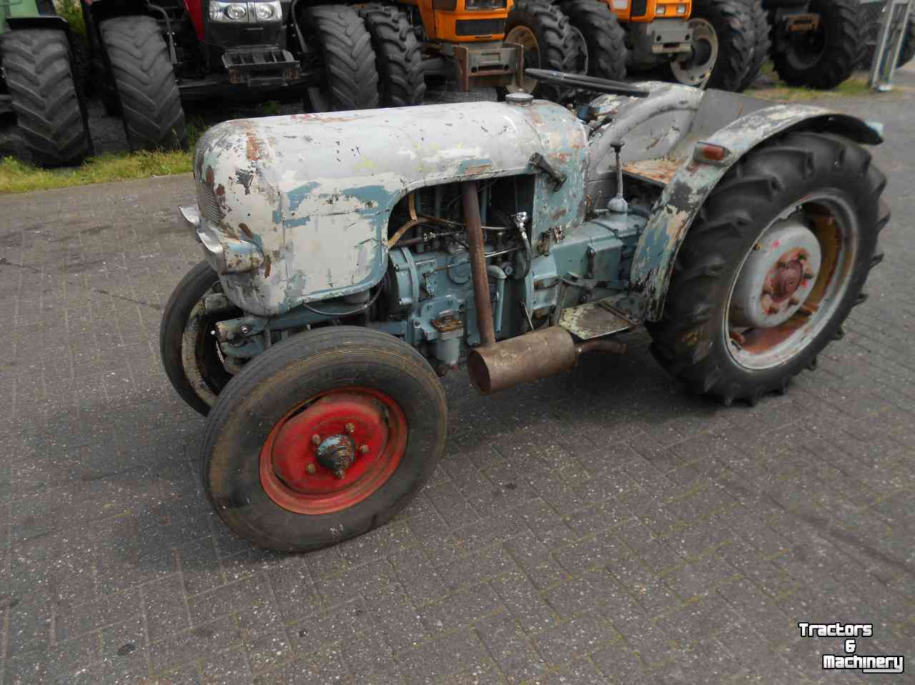 Small-track Tractor Eicher es 202