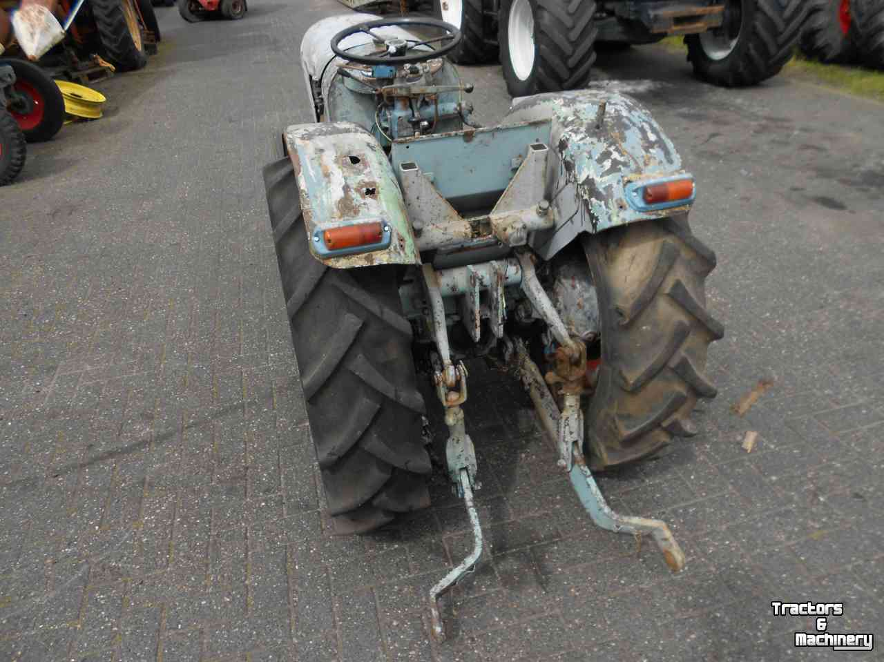 Small-track Tractor Eicher es 202
