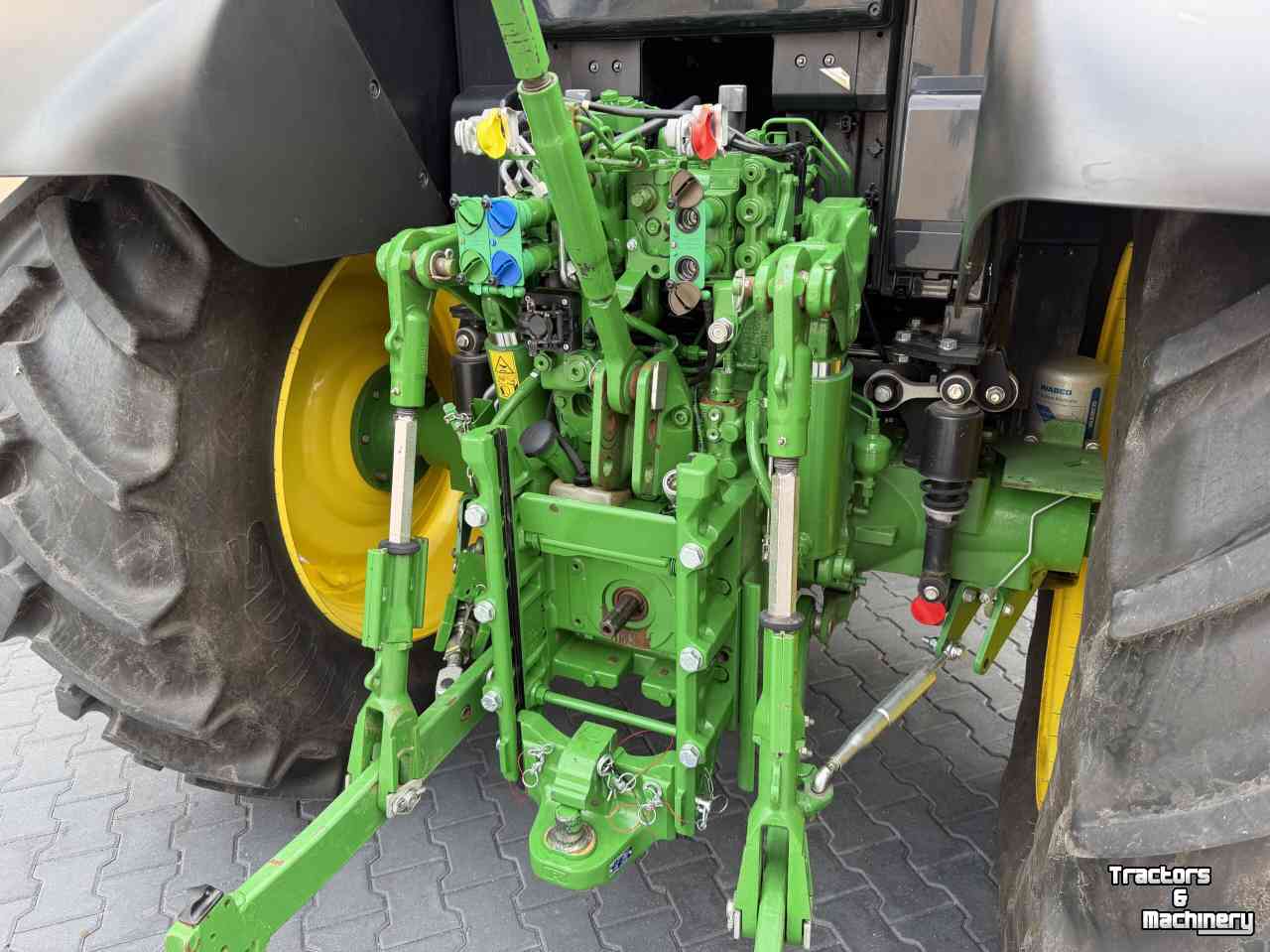 Tractor John Deere 6120M