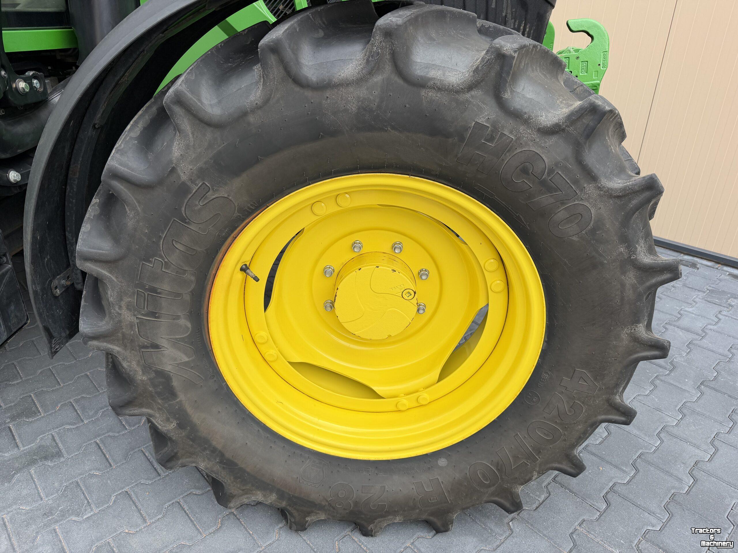 Tractor John Deere 6120M