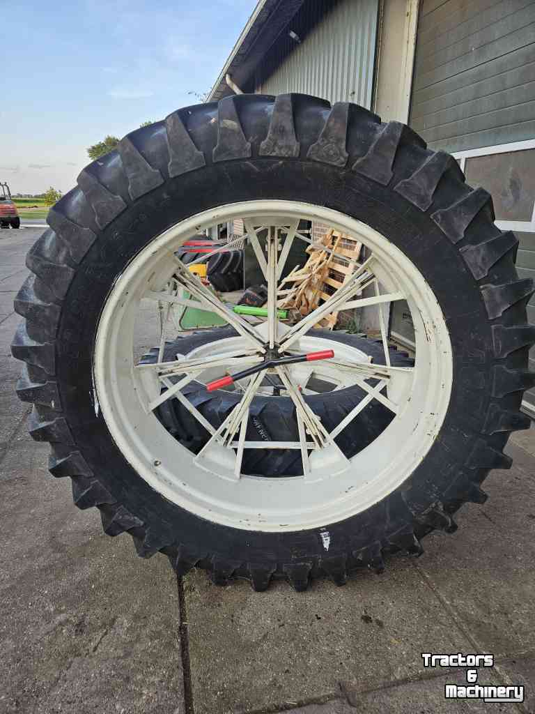 Wheels, Tyres, Rims & Dual spacers  Dubbellucht Michelin 380/90R46, Agribib Molcon