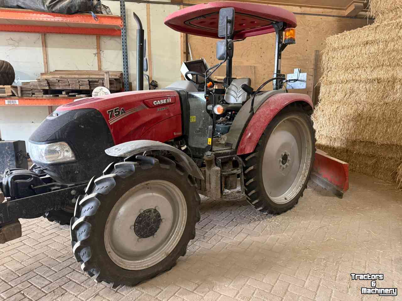 Tractor Case-IH Farmall 75a