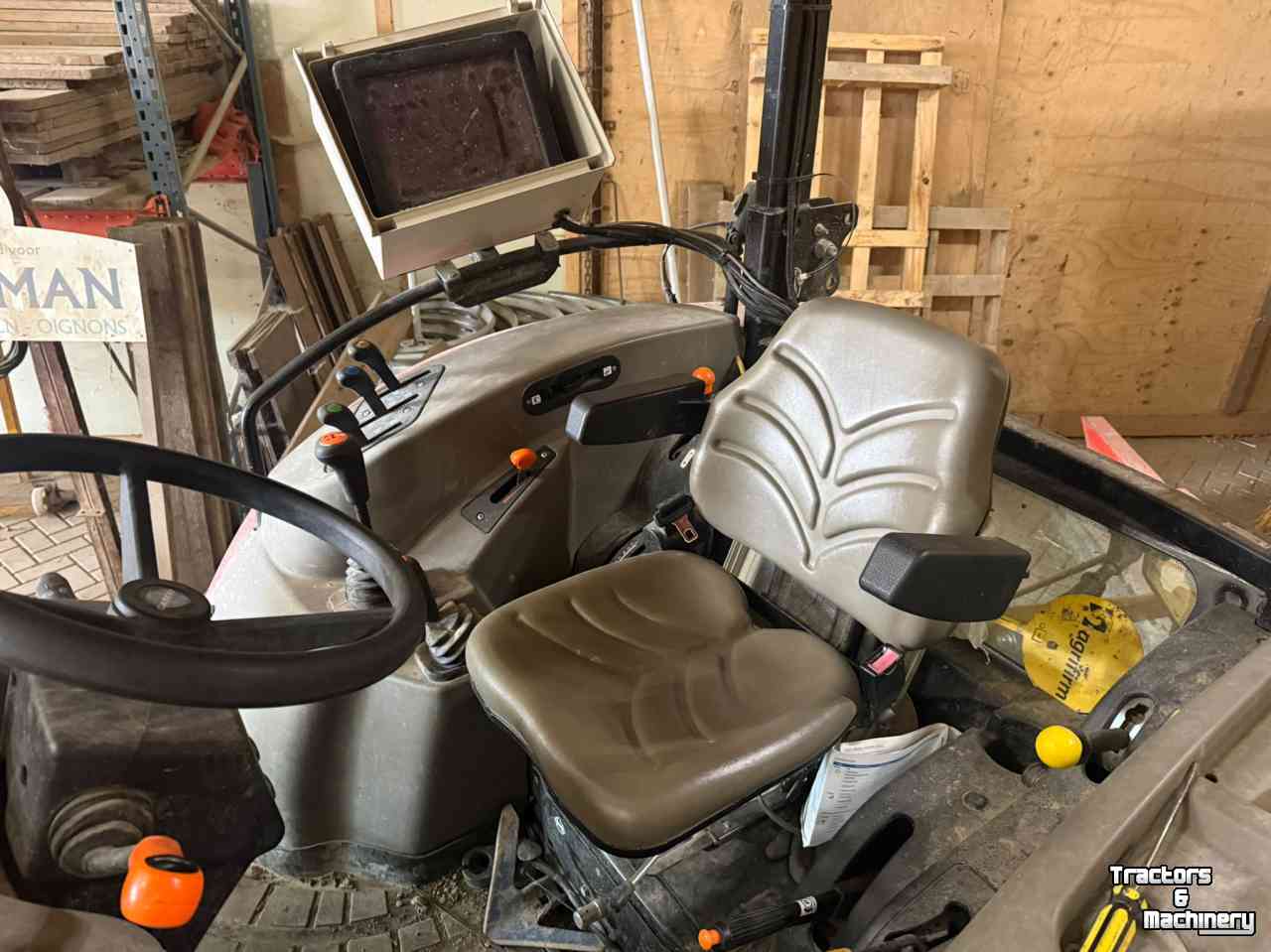 Tractor Case-IH Farmall 75a