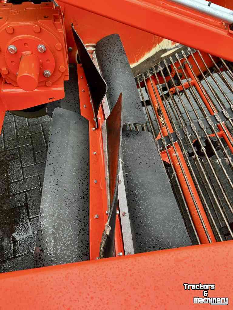 Onion harvester Holaras Uienrooiter UR 135 DB