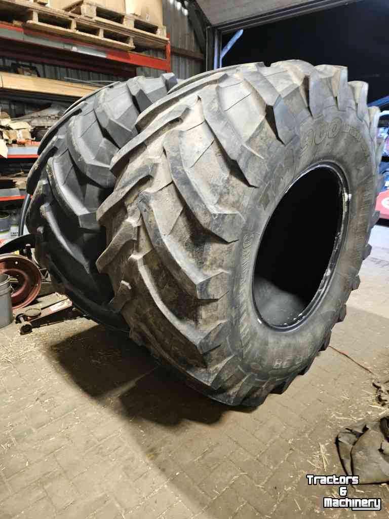 Wheels, Tyres, Rims & Dual spacers Trelleborg 800/70R38 TM900