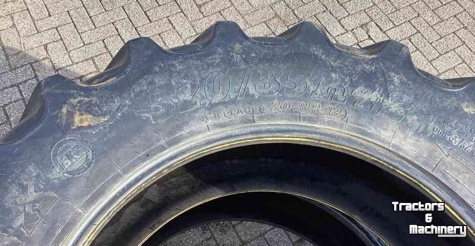 Wheels, Tyres, Rims & Dual spacers BKT 520/85R42