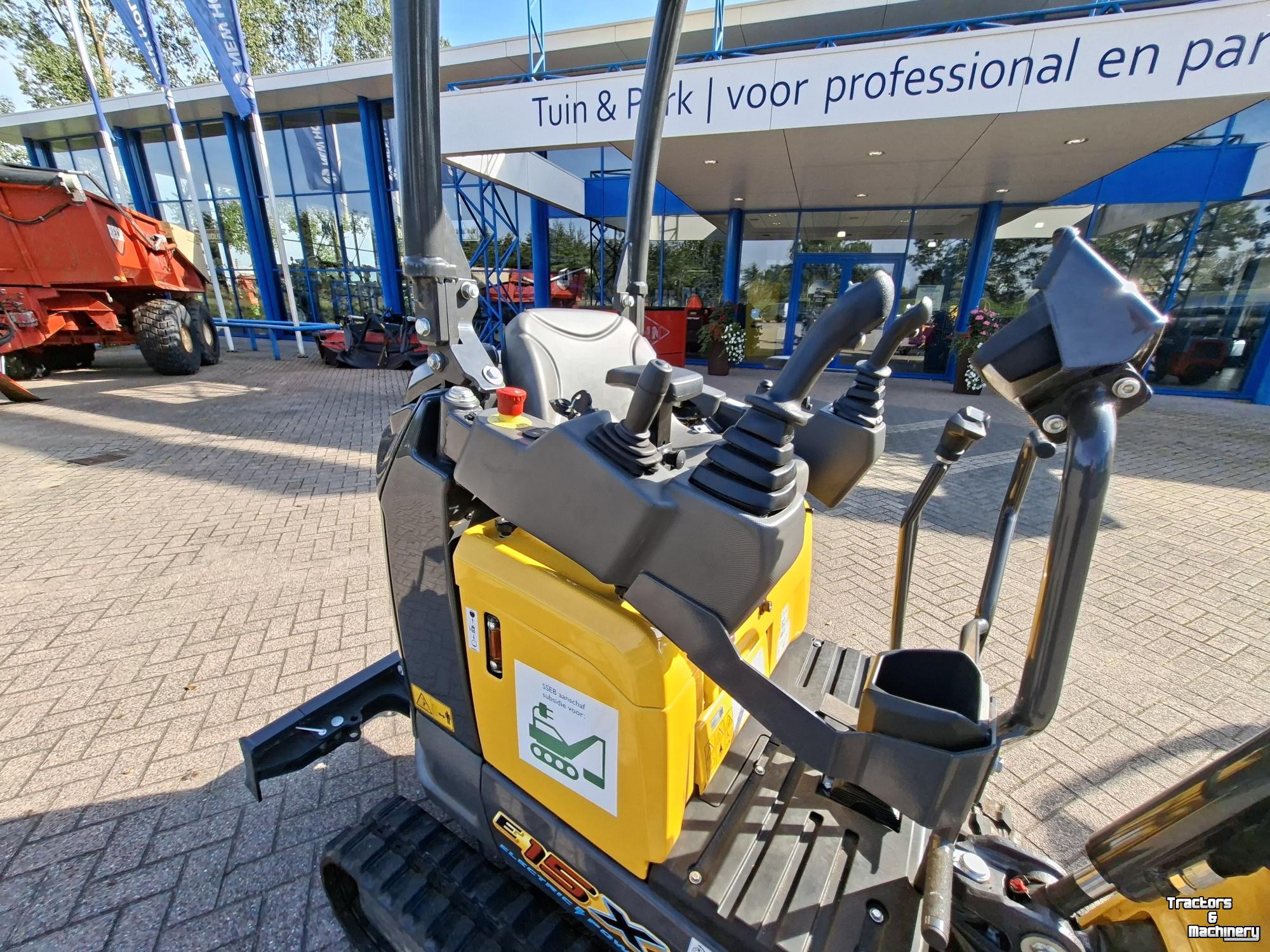 Mini-Excavator New Holland E15X
