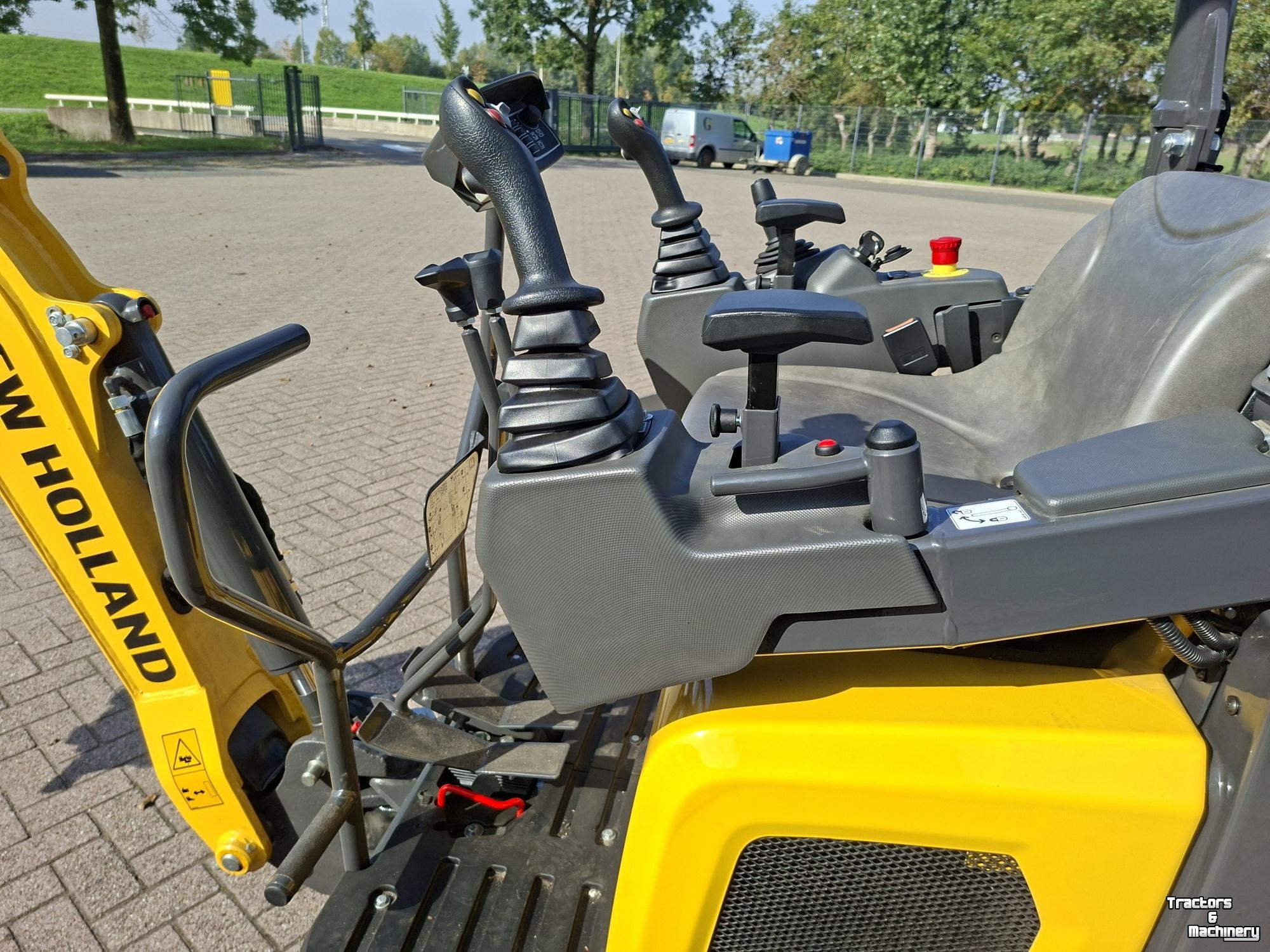 Mini-Excavator New Holland E15X