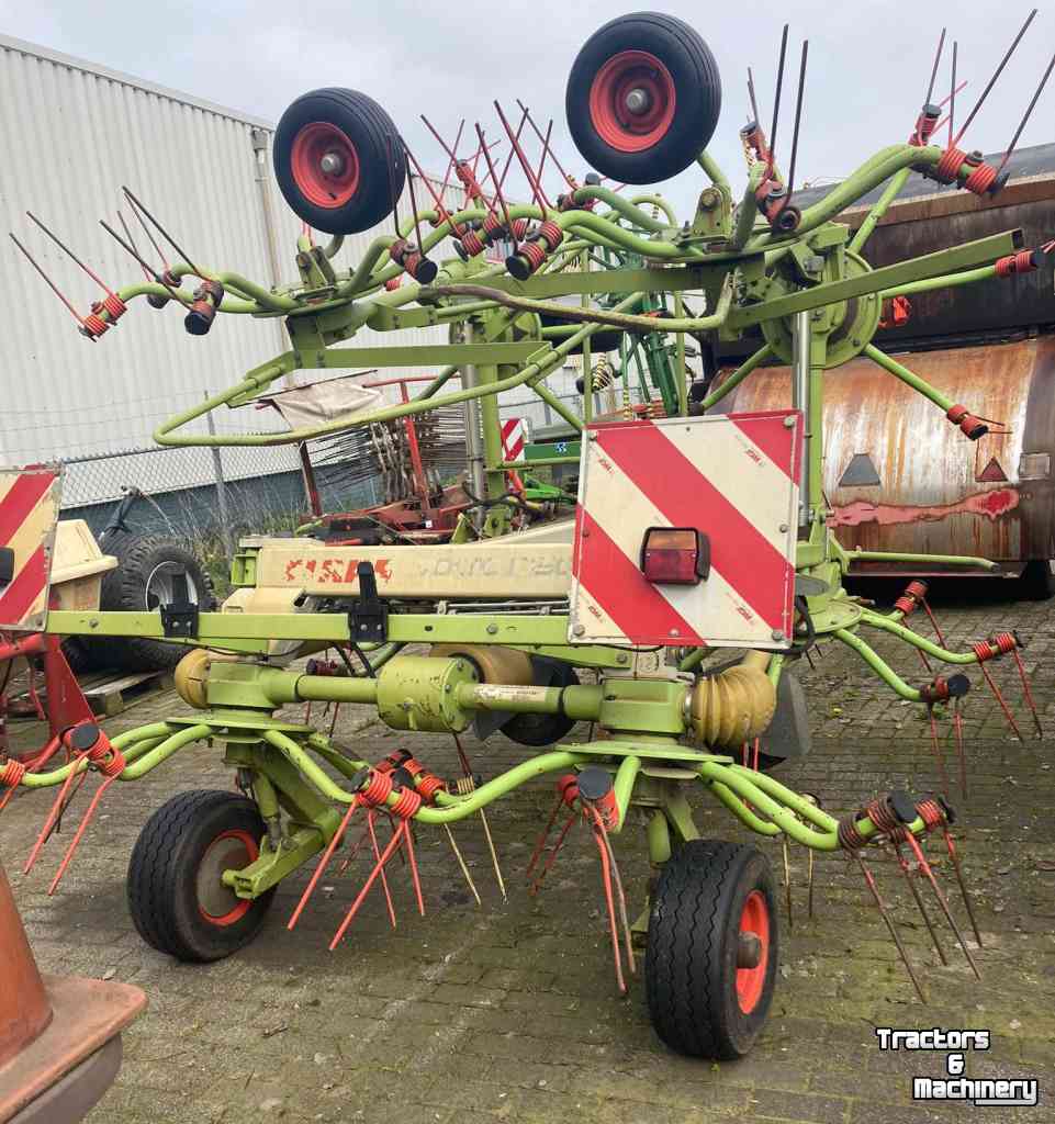 Tedder Claas Volto 1050T