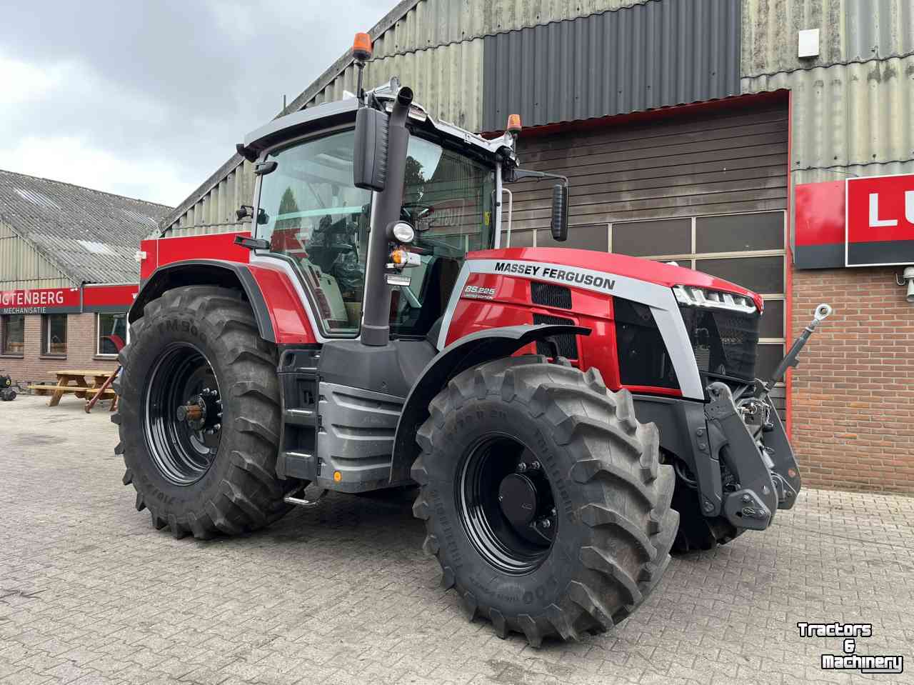 Tractor Massey Ferguson 8S.225 Dyna-VT Exclusive Tractoren