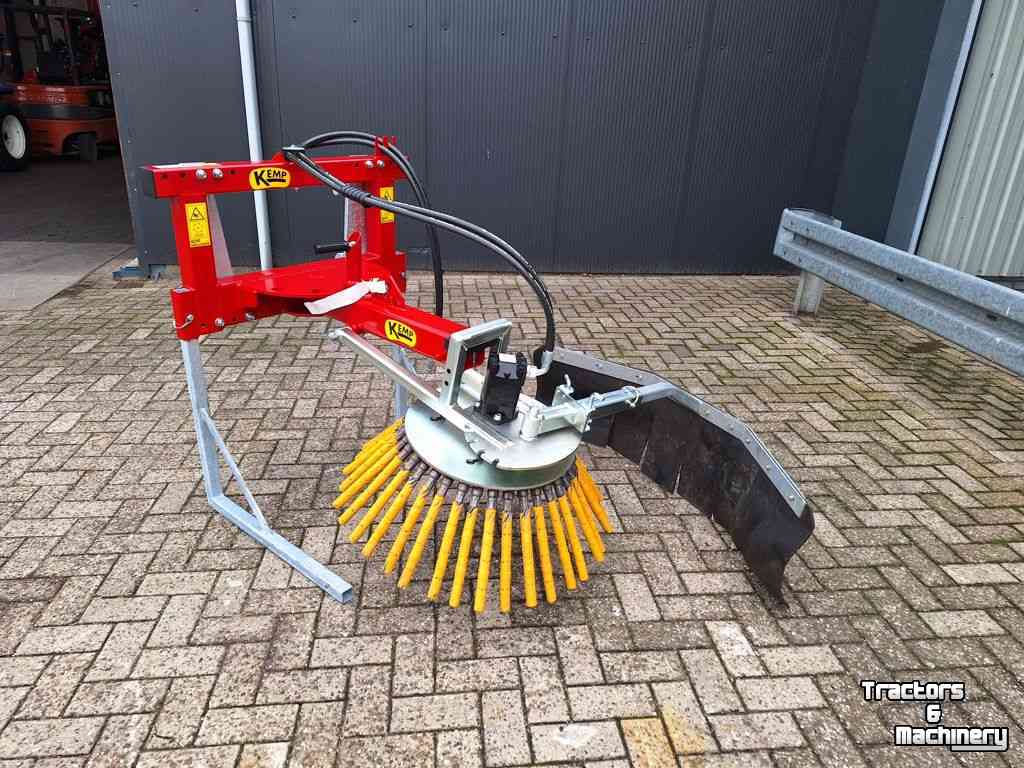 Weed brusher Kemp OKBM Onkruidborstel met Giant aanspan