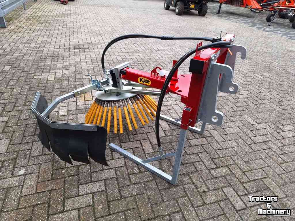 Weed brusher Kemp OKBM Onkruidborstel met Giant aanspan