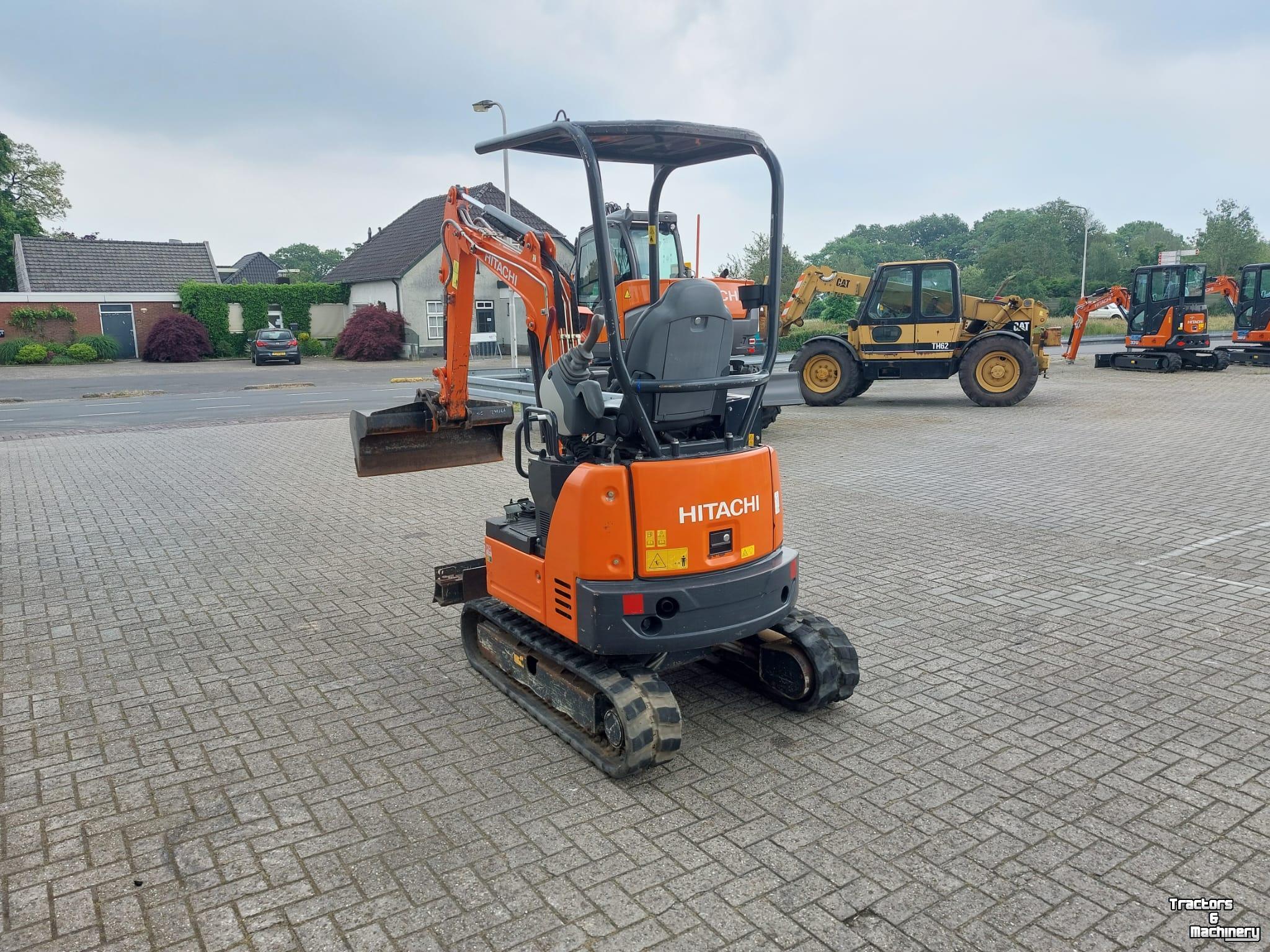 Excavator mobile Hitachi 19U