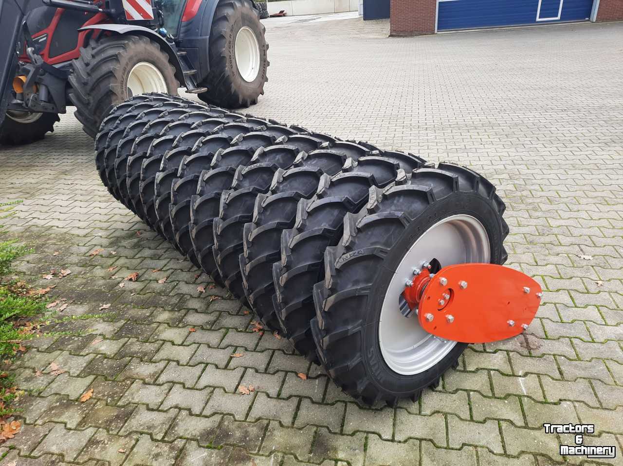 Front tyre packer Farmax Bandenpakker - bandenrol