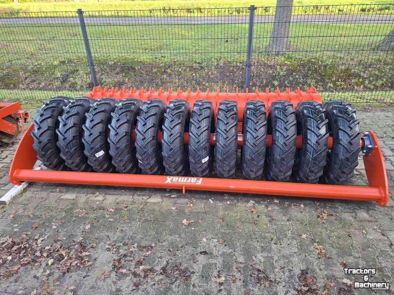 Front tyre packer Farmax Bandenpakker - bandenrol
