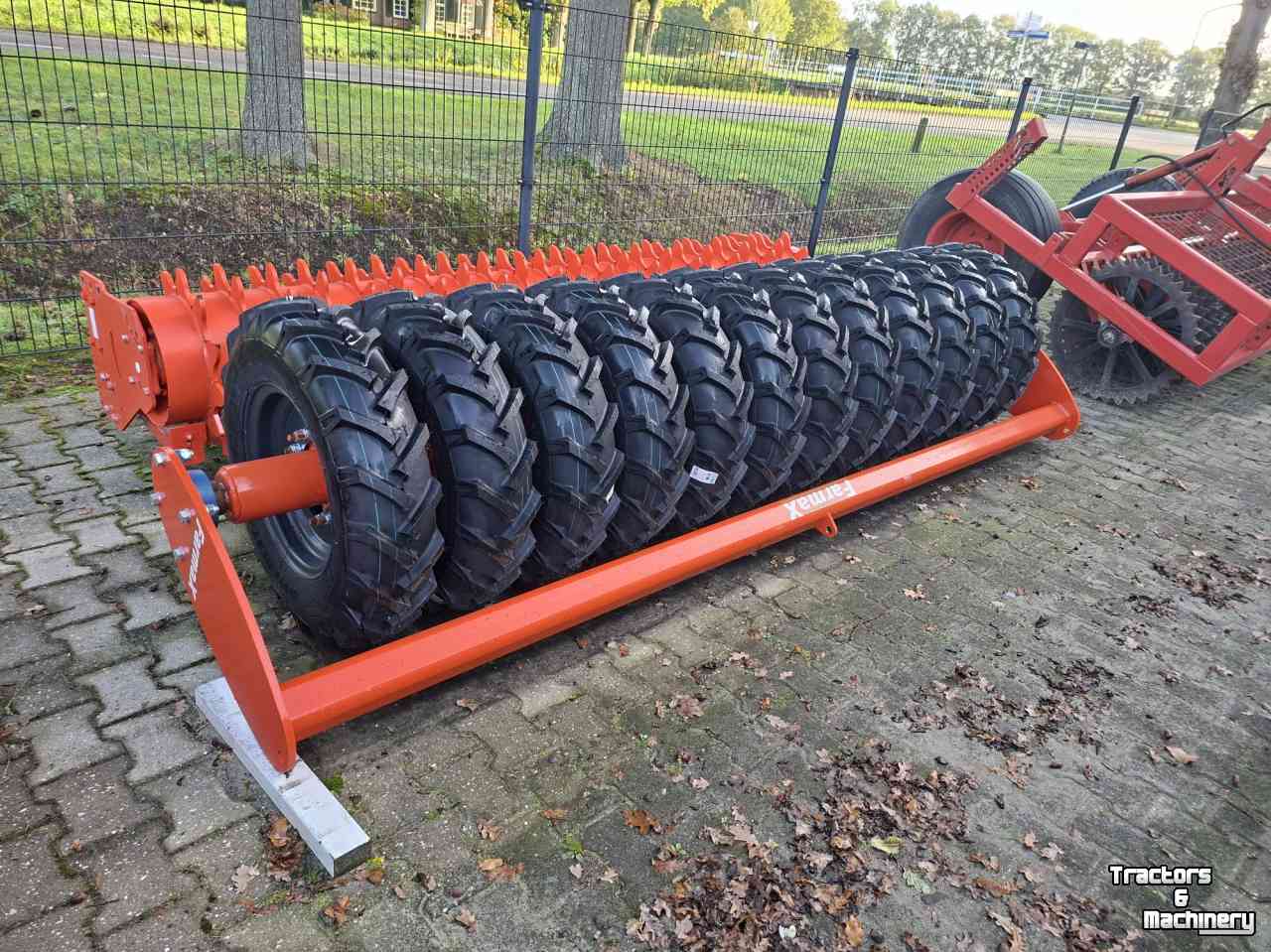 Front tyre packer Farmax Bandenpakker - bandenrol