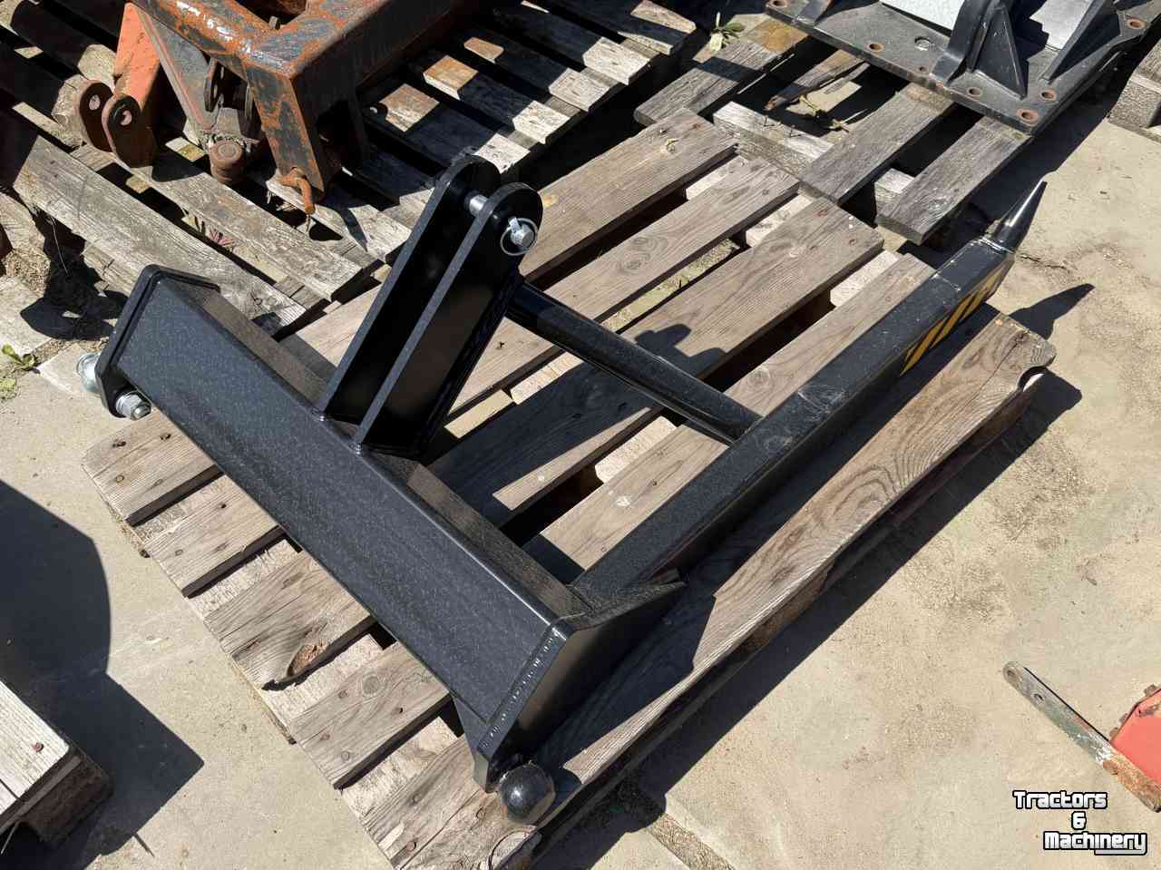Mowing arm with flailmower Herder Driepunt voor Herder Grenadier