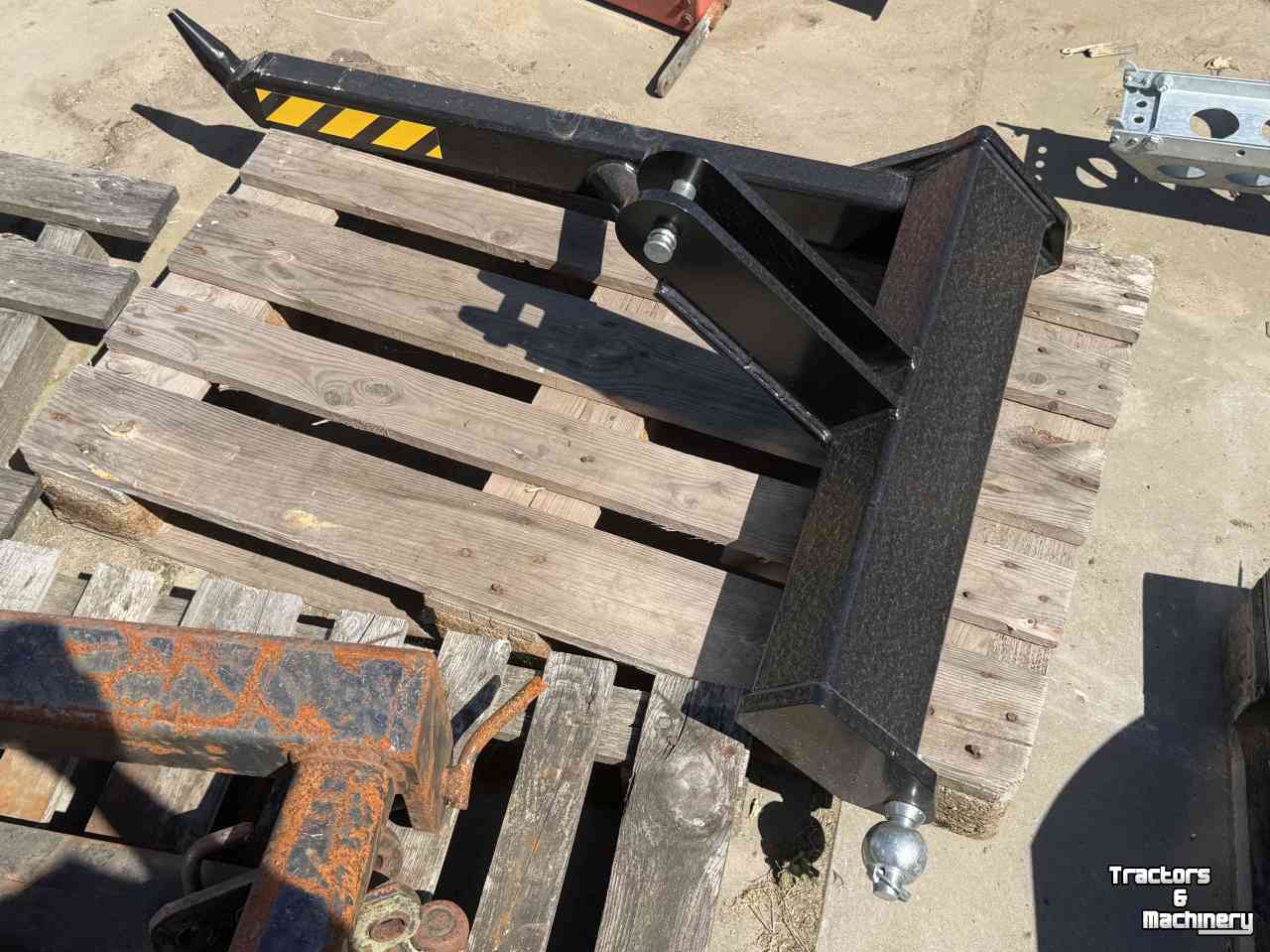 Mowing arm with flailmower Herder Driepunt voor Herder Grenadier