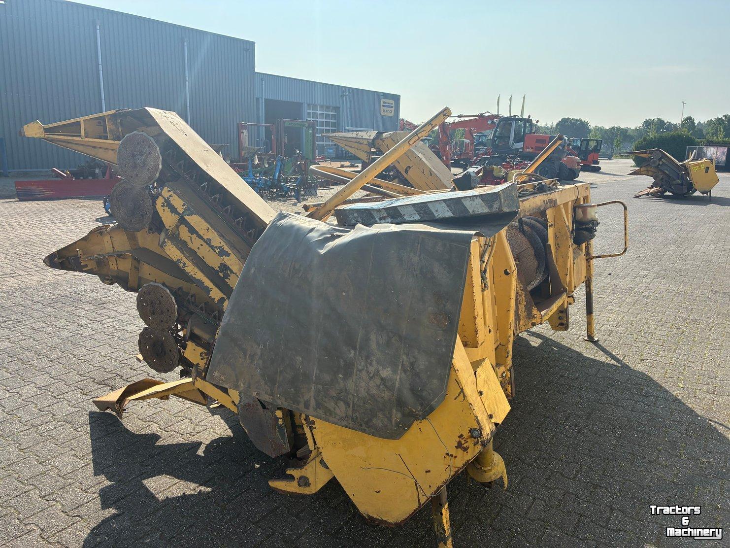 Cornhead New Holland New Holland 300N8 Maisbek