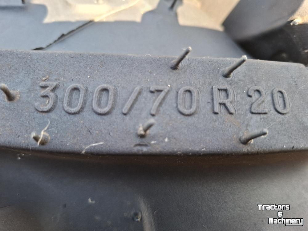 Wheels, Tyres, Rims & Dual spacers Kleber 300/70R20