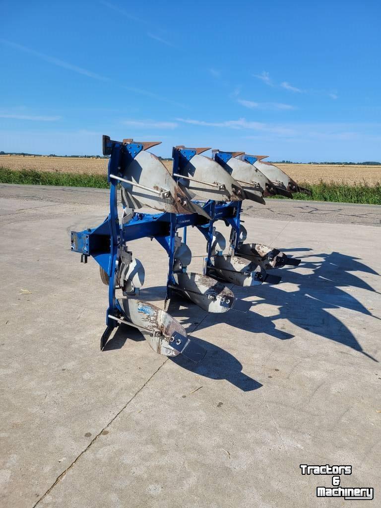 Ploughs Overum BX4975F (4 Schaar wentelploeg)