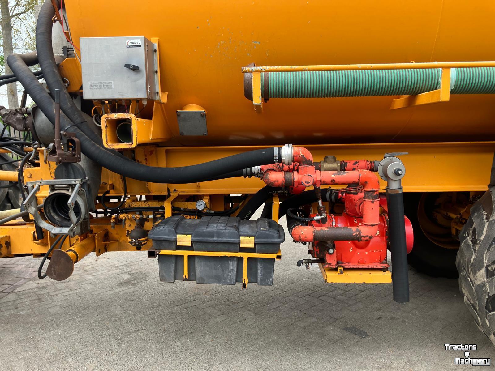 Slurry tank Veenhuis VTW 24 met VMA 570