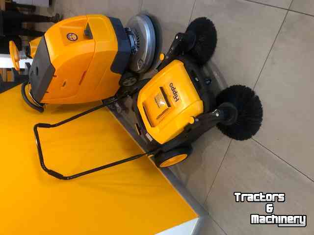Sweepers and vacuum sweepers  Hippo MS50FP Veegmachine Sweeper 55L