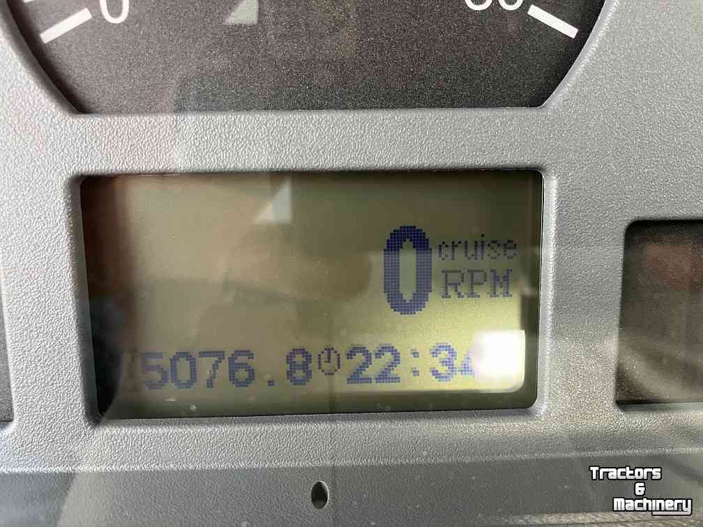 Tractor Valtra N142