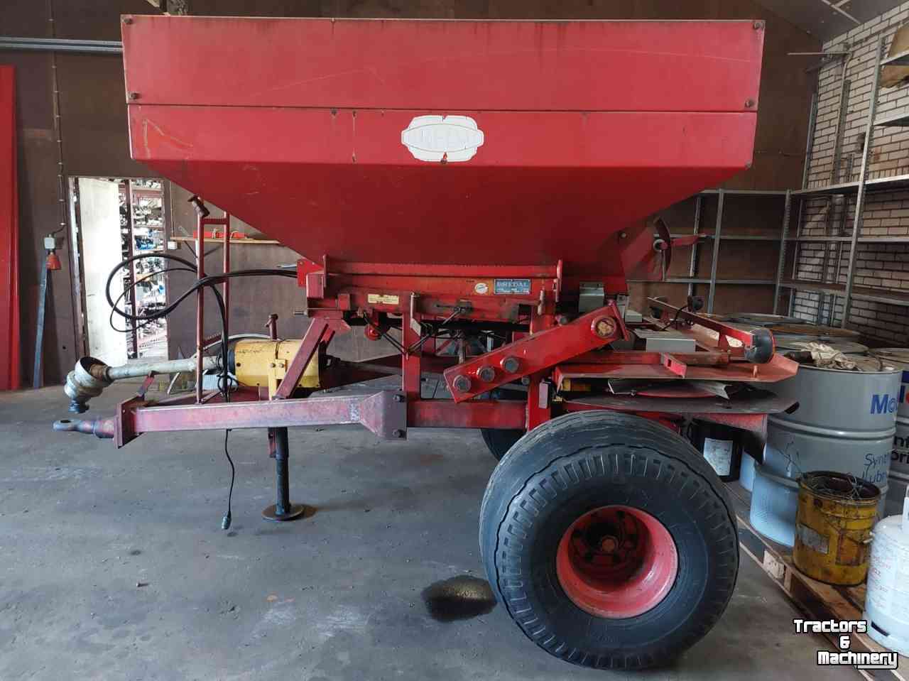 Lime spreader Bredal Bredal kalkstrooier / kunstmeststrooier