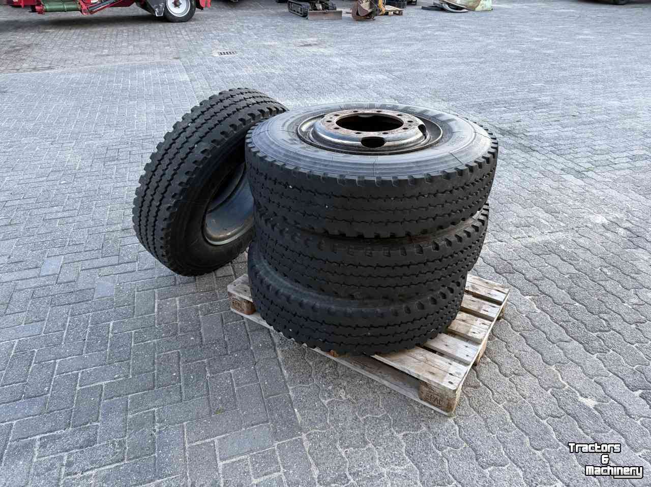 Other wheels, rims, tyres and accessories  Landbouw banden / landbouwwielen 10.00 R20