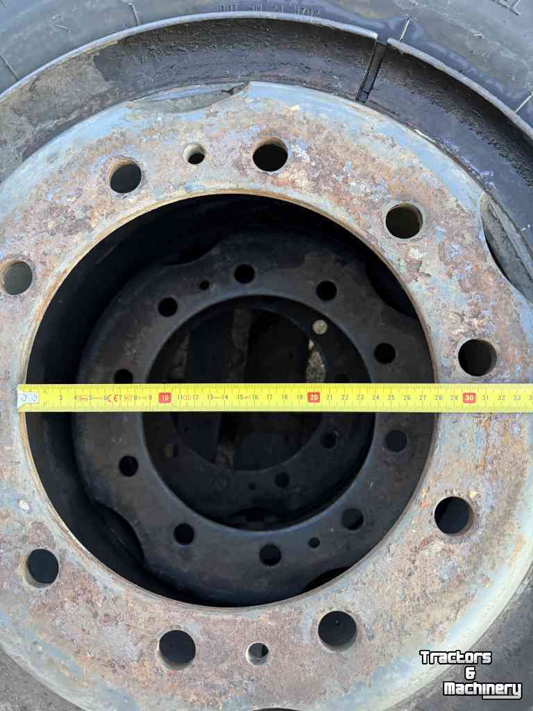 Other wheels, rims, tyres and accessories  Landbouw banden / landbouwwielen 10.00 R20