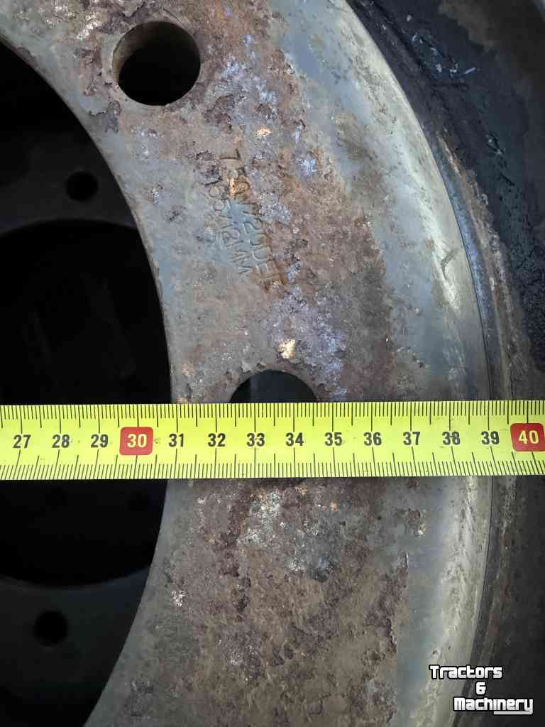 Other wheels, rims, tyres and accessories  Landbouw banden / landbouwwielen 10.00 R20