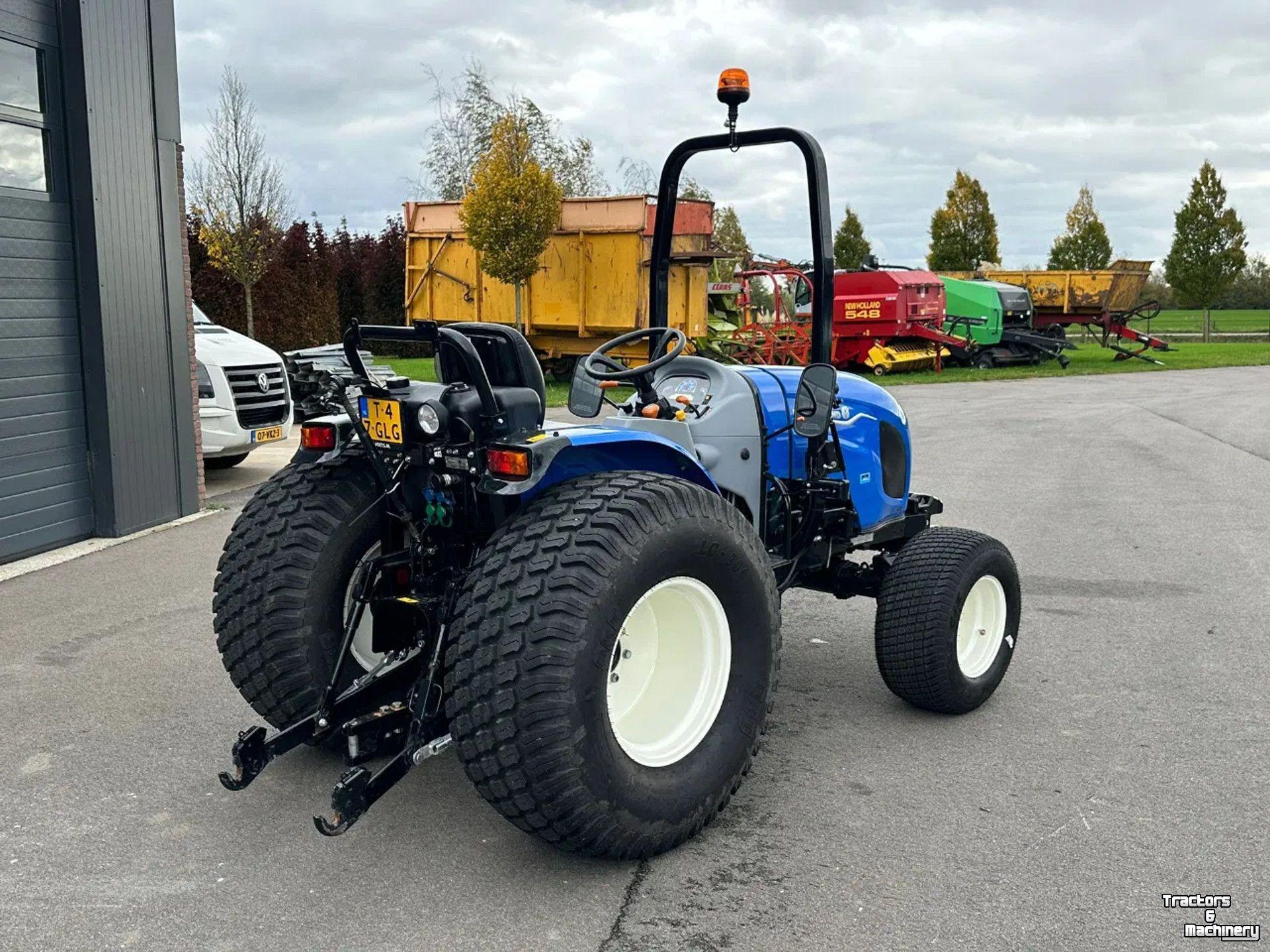 Small-track Tractor New Holland Boomer 55