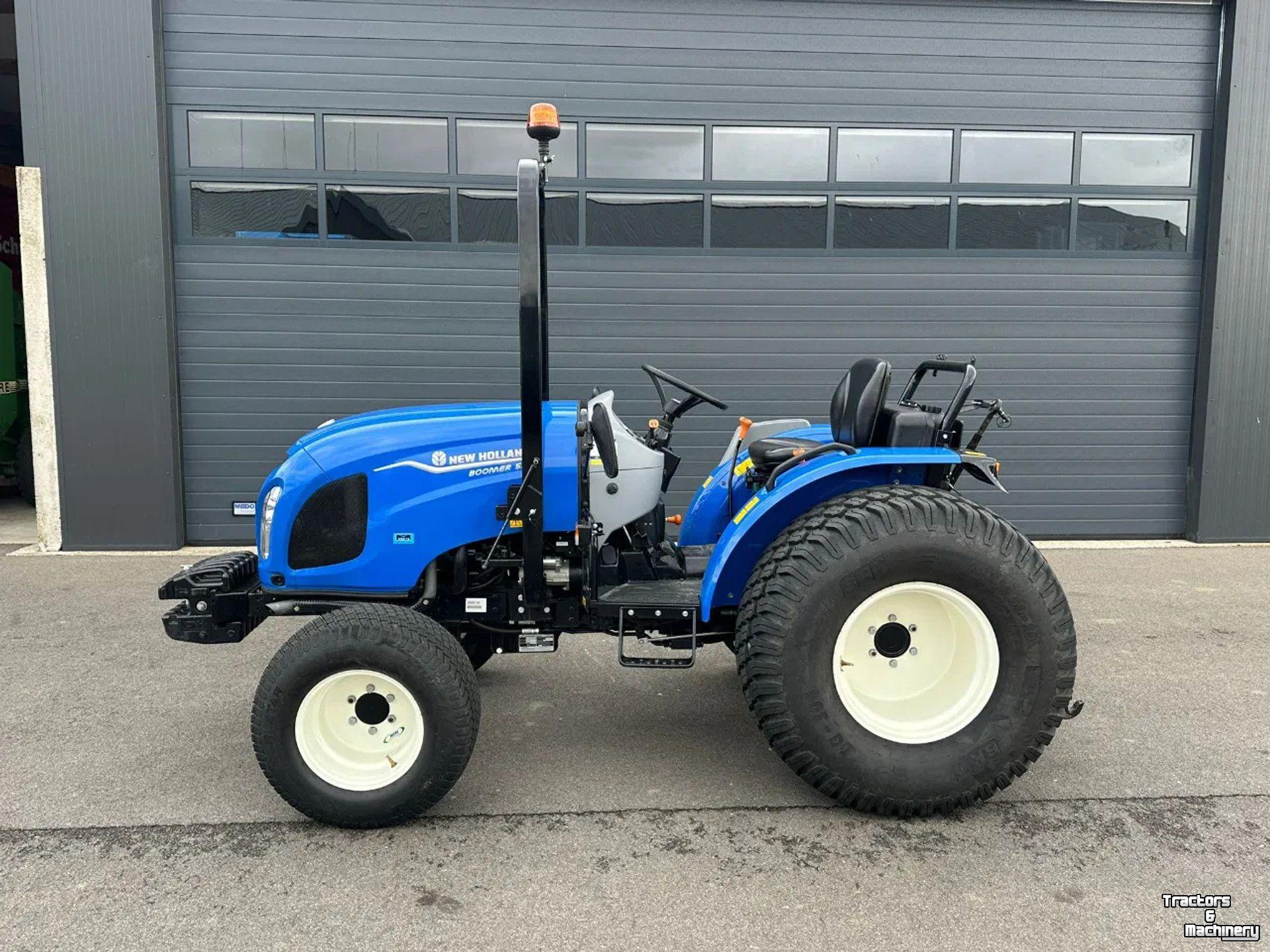 Small-track Tractor New Holland Boomer 55
