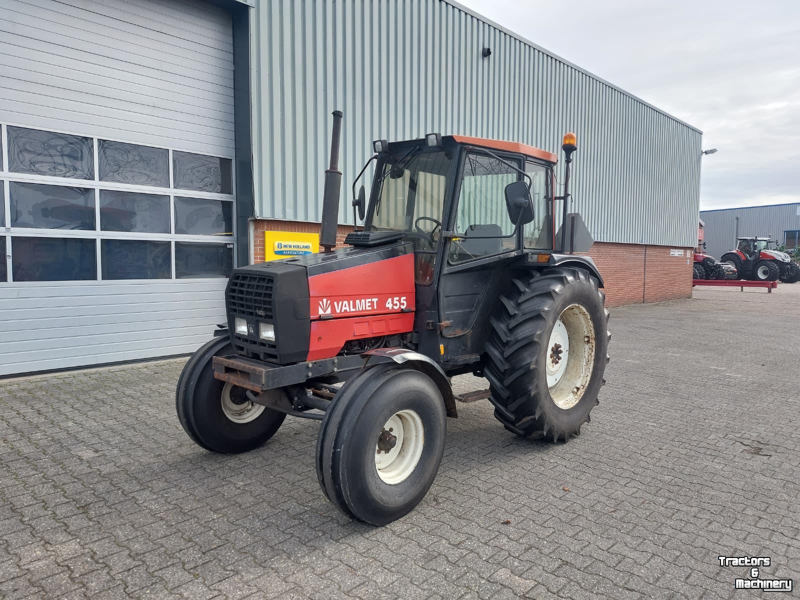 Tractor Valtra 455